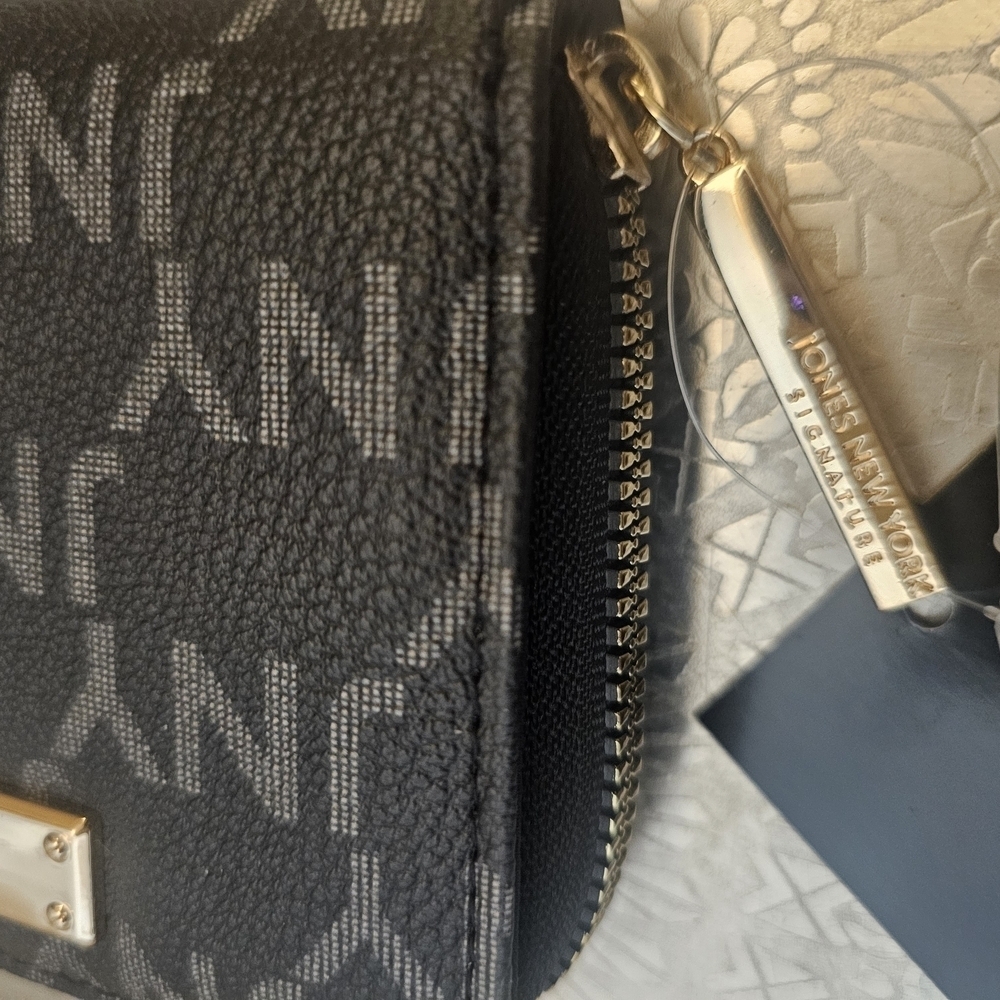 Jones New York Black Wallet - Picture 8 of 8